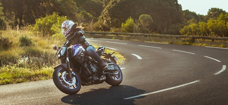 MICHELIN® 2 CT+ Technology™, která byla standardem pro zadní pneumatiku, je nyní aplikována i na přední pneumatiku pro lepší tuhost v zatáčkách.